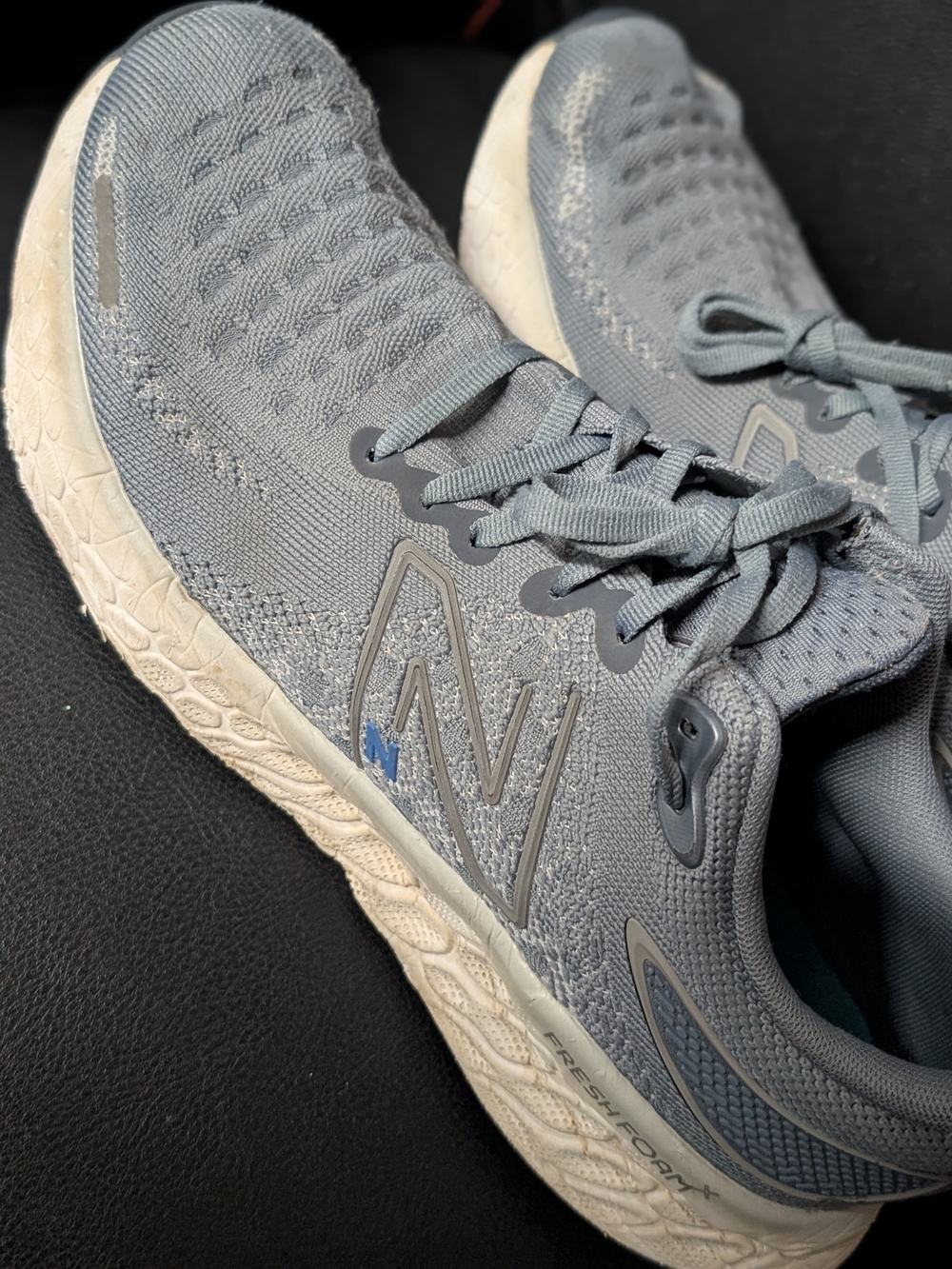 New Balance Men's Light Grey Athletic Running Shoes